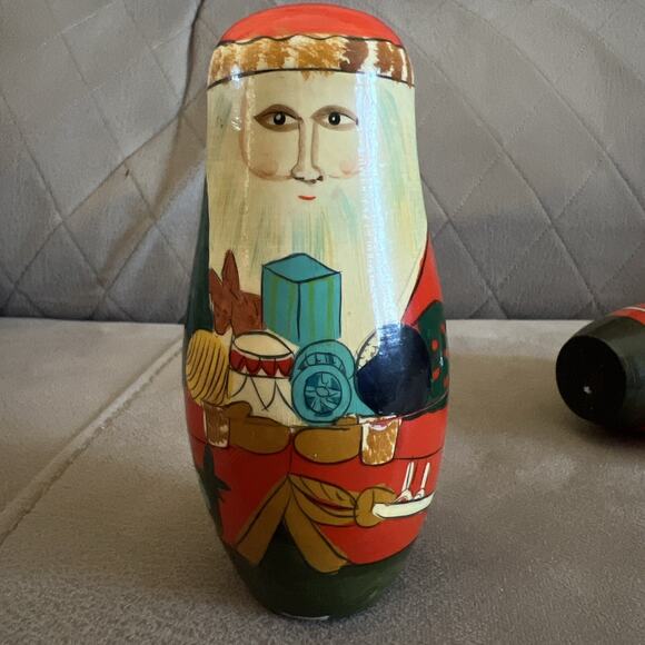 Vintage Santa Claus Nesting Dolls Christmas 5 Piece Hand painted Unsigned 5.5” - Picture 3 of 12